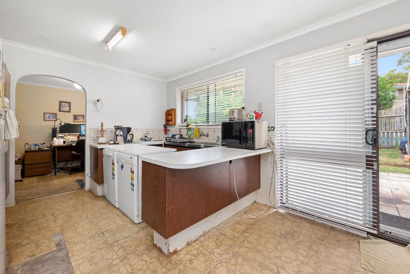 Photo - 6 Ararat Street, Riverhills QLD 4074 - Image 3