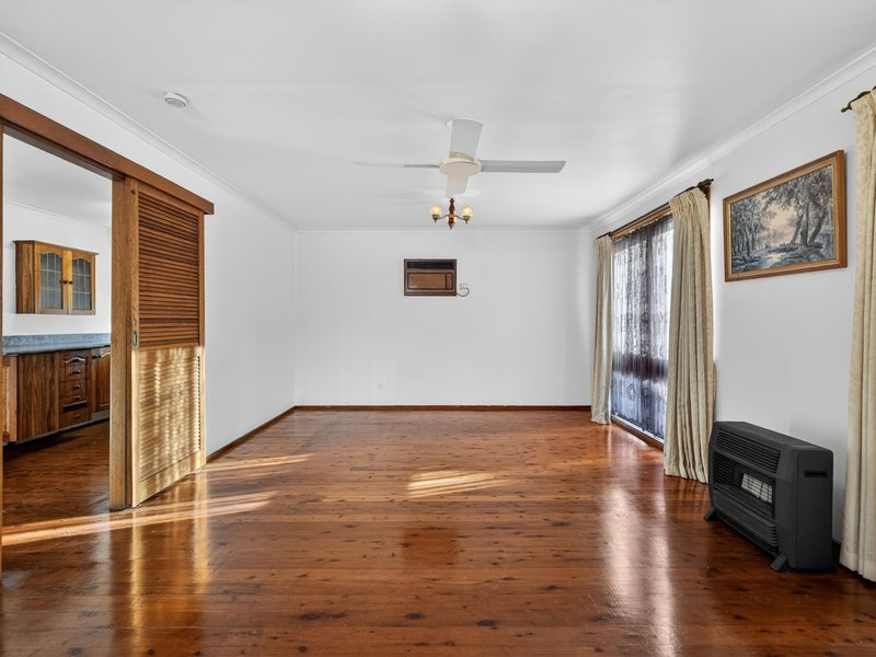 Photo - 6 Ariel Place, Rosemeadow NSW 2560 - Image 2