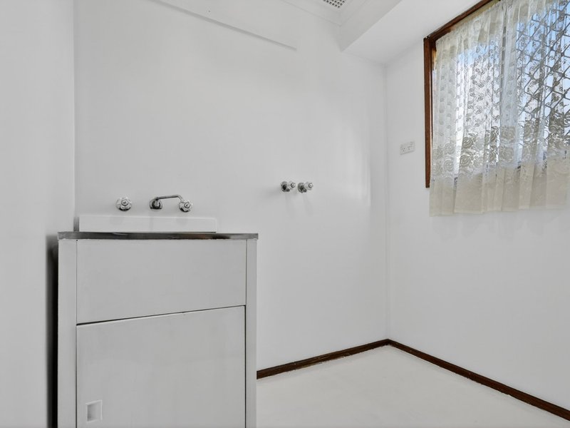 Photo - 6 Ariel Place, Rosemeadow NSW 2560 - Image 16