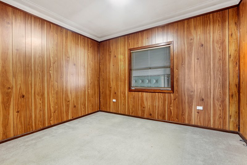 Photo - 6 Arnold Crescent, Lake Heights NSW 2502 - Image 7