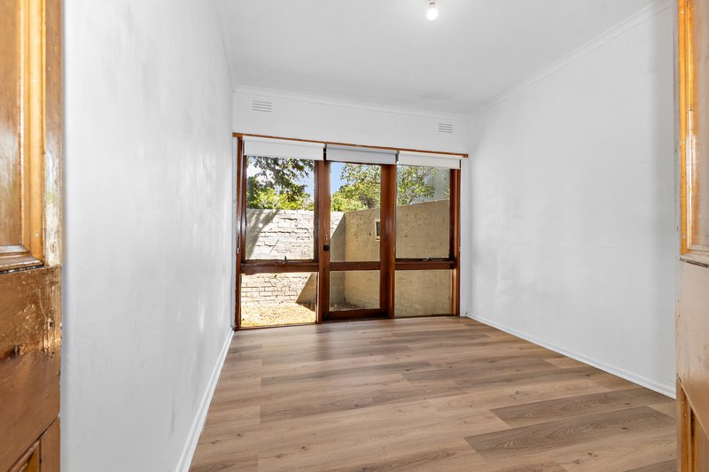 Photo - 6 Arthur Street, Seaford VIC 3198 - Image 4