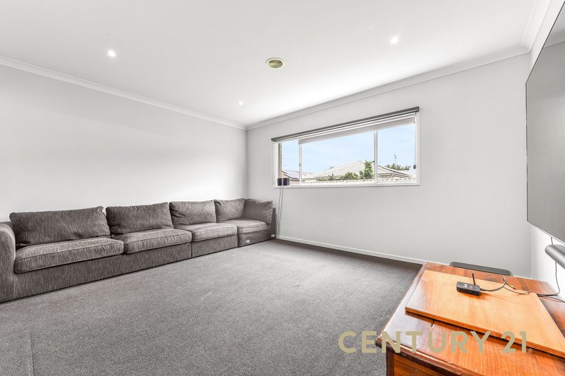 Photo - 6 Ashford Drive, Pakenham VIC 3810 - Image 7