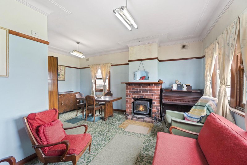 Photo - 6 Ashmead Avenue, Revesby NSW 2212 - Image 4