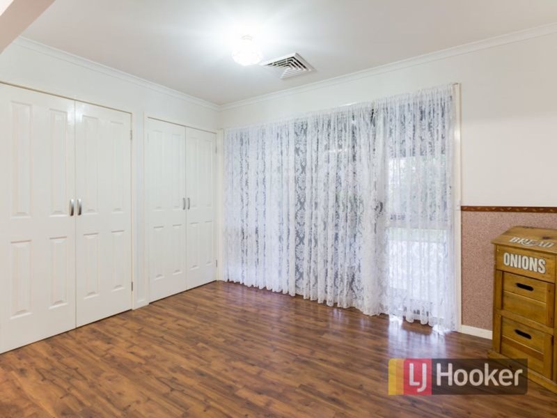 Photo - 6 Ashton Rise, Narre Warren South VIC 3805 - Image 9