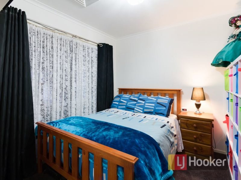 Photo - 6 Ashton Rise, Narre Warren South VIC 3805 - Image 16