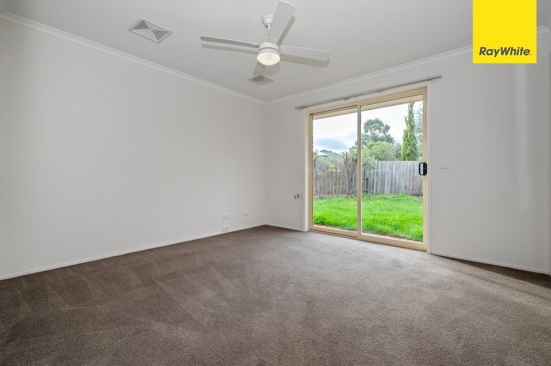 Photo - 6 Asquith Place, Melton West VIC 3337 - Image 6