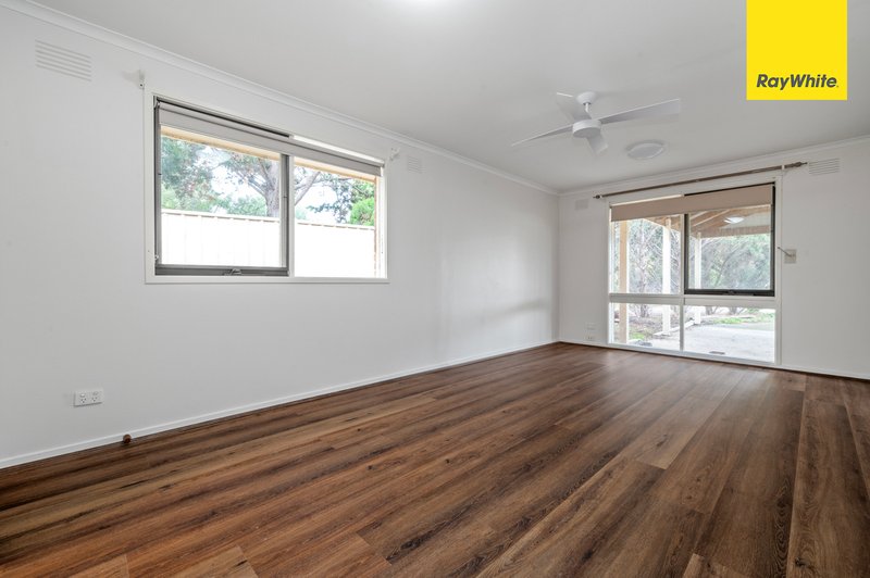 Photo - 6 Asquith Place, Melton West VIC 3337 - Image 8
