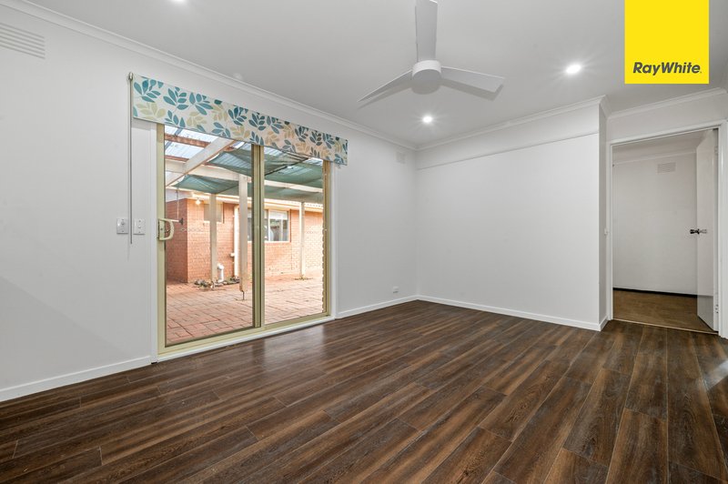 Photo - 6 Asquith Place, Melton West VIC 3337 - Image 11