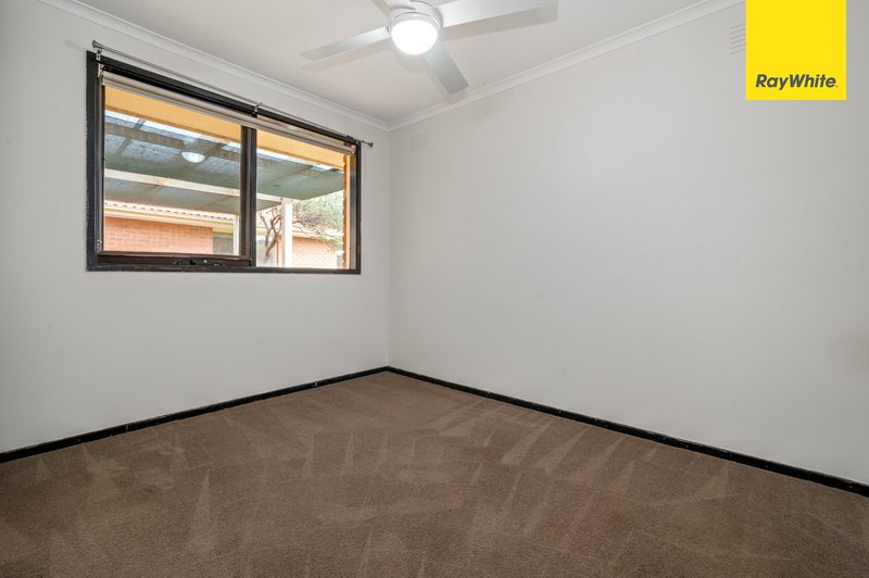 Photo - 6 Asquith Place, Melton West VIC 3337 - Image 13
