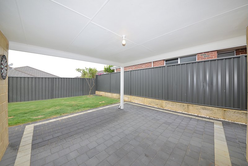 Photo - 6 Astrolux Court, Banksia Grove WA 6031 - Image 25