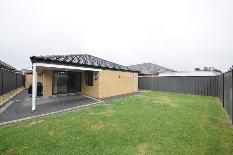 Photo - 6 Astrolux Court, Banksia Grove WA 6031 - Image 26