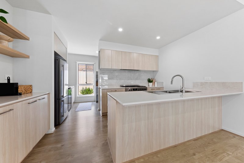 Photo - 6 Atherton Avenue, Officer South VIC 3809 - Image 3