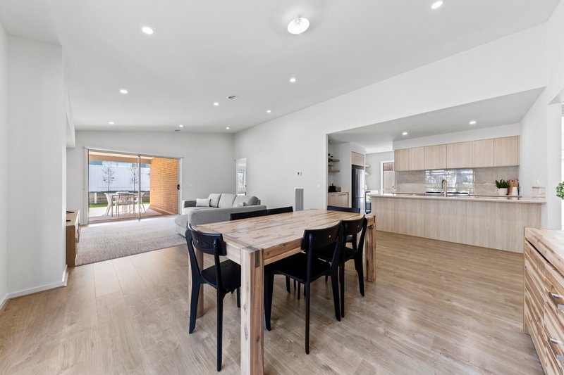 Photo - 6 Atherton Avenue, Officer South VIC 3809 - Image 6