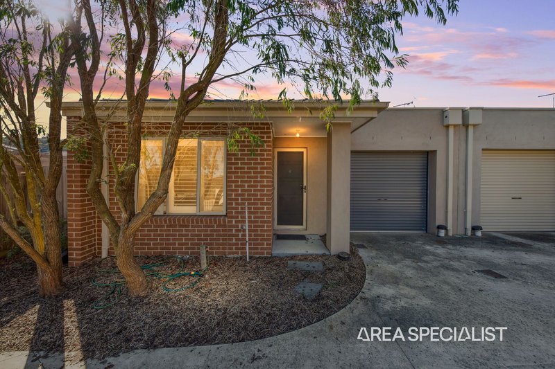 Photo - 6 Auburn Close, Pakenham VIC 3810 - Image 2