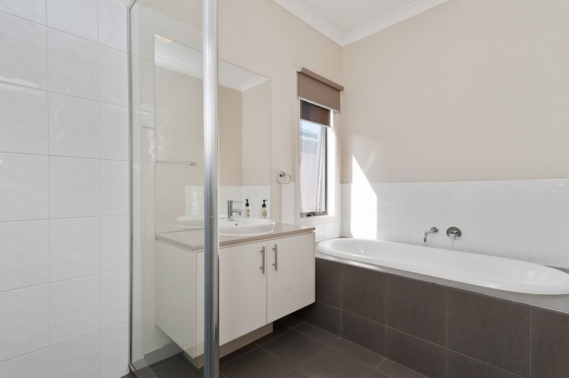 Photo - 6 Audley Street, Pakenham VIC 3810 - Image 12