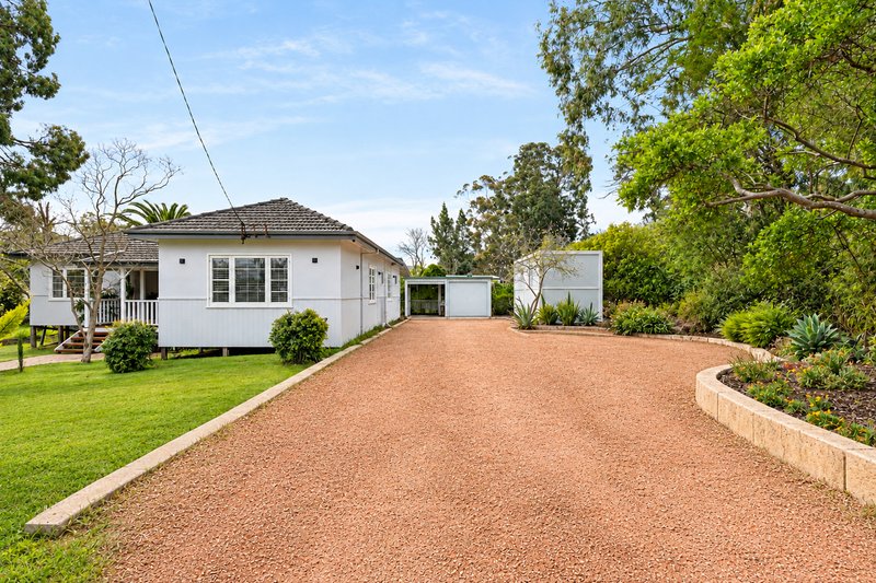 Photo - 6 Austin Close, Mount Helena WA 6082 - Image 2