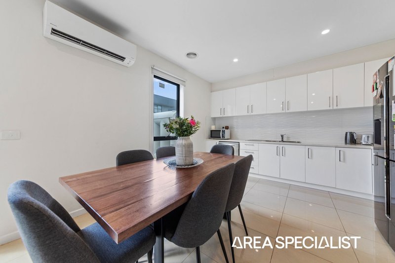 Photo - 6 Autumn Crescent, Carrum Downs VIC 3201 - Image 7