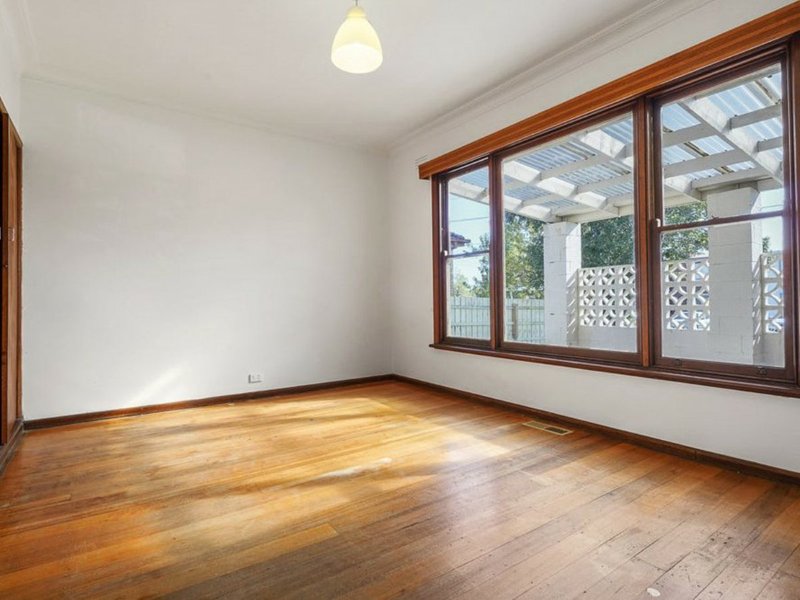 Photo - 6 Avondale Street, Springvale VIC 3171 - Image 5