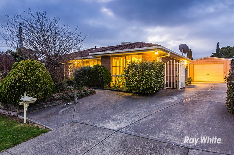 6 Ayres Close, Cranbourne North VIC 3977