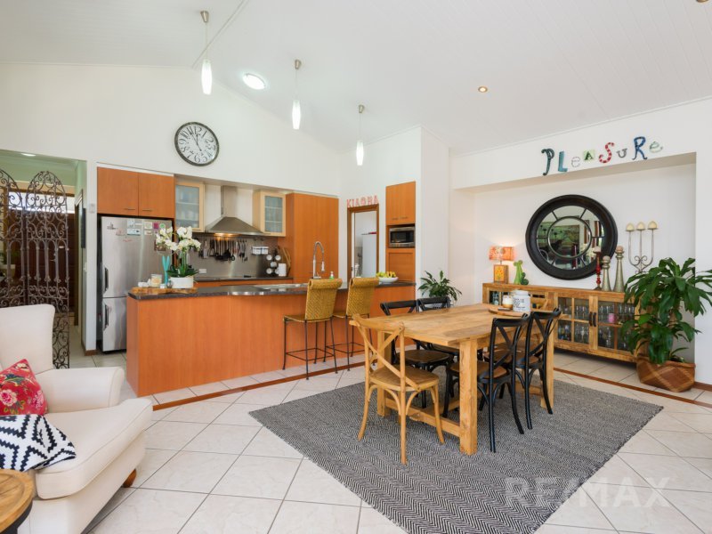 Photo - 6 Azzurra Drive, Varsity Lakes QLD 4227 - Image 6