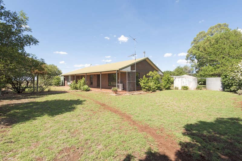 Photo - 6 Bailey Street, Southbrook QLD 4363 - Image 2