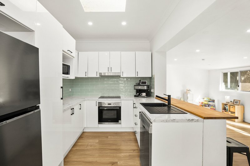 Photo - 6 Baker Place, Mount Warrigal NSW 2528 - Image 3