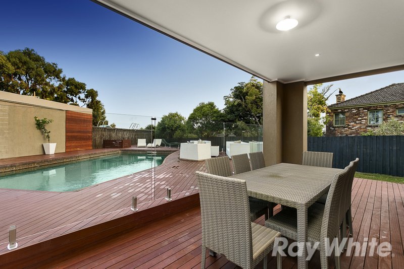 Photo - 6 Balfour Court, Glen Waverley VIC 3150 - Image 14