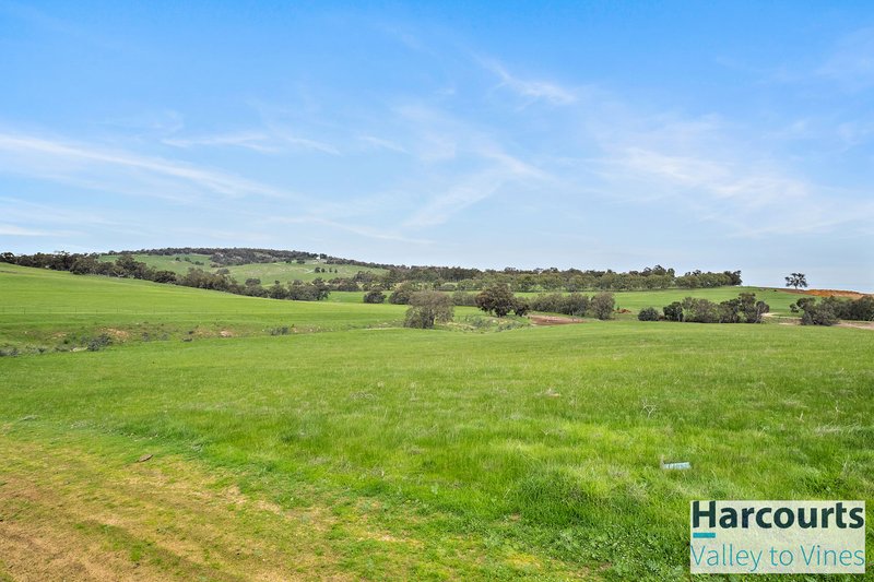 Photo - 6 Ballad Crescent, Bullsbrook WA 6084 - Image 33