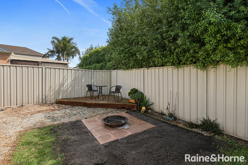 Photo - 6 Ballybunion Avenue, Craigieburn VIC 3064 - Image 13