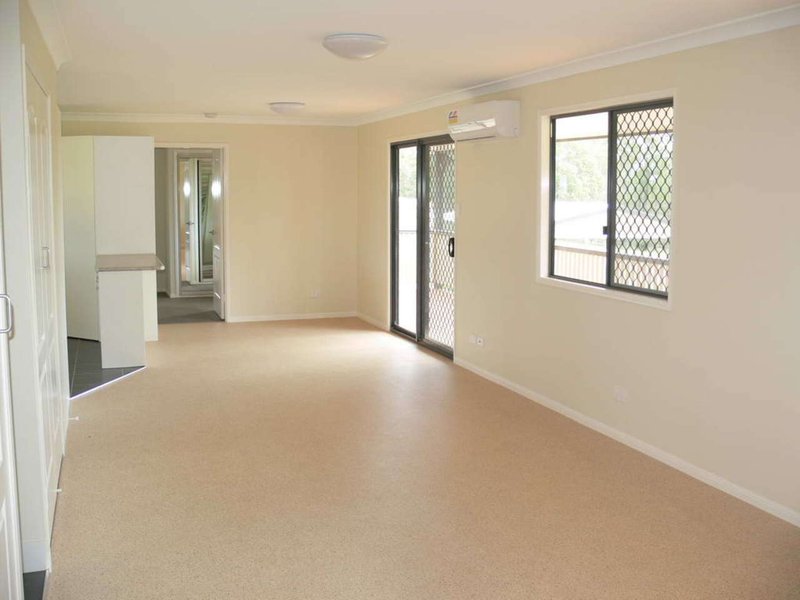 Photo - 6 Balmoral Court, Mount Hallen QLD 4312 - Image 5