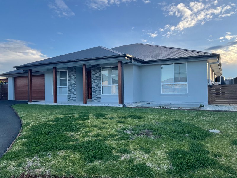 6 Balstoni Place, Tamworth NSW 2340