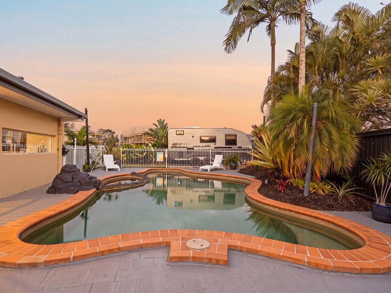 Photo - 6 Baltimore Court, Carrara QLD 4211 - Image 2