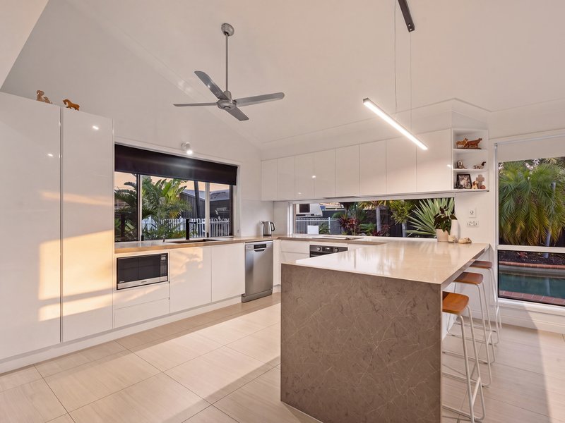 Photo - 6 Baltimore Court, Carrara QLD 4211 - Image 11