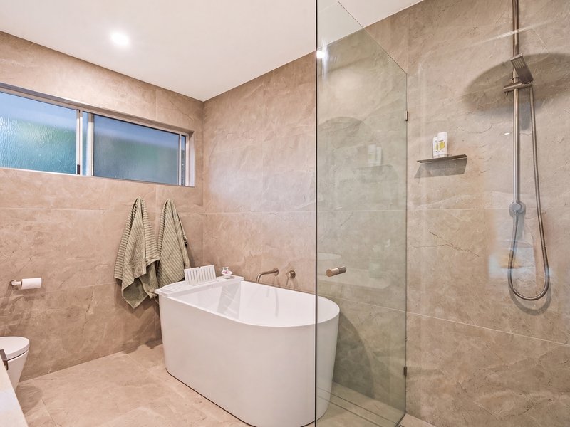 Photo - 6 Baltimore Court, Carrara QLD 4211 - Image 32