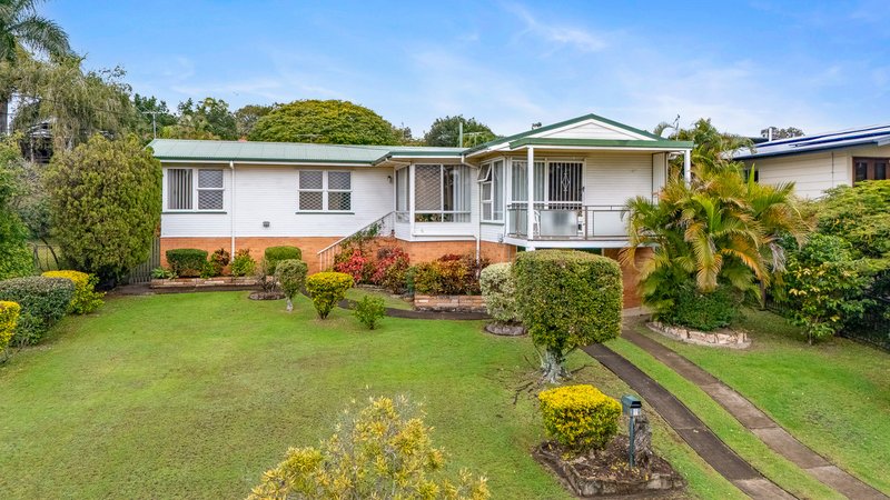 Photo - 6 Bamber Street, Chermside West QLD 4032 - Image 2