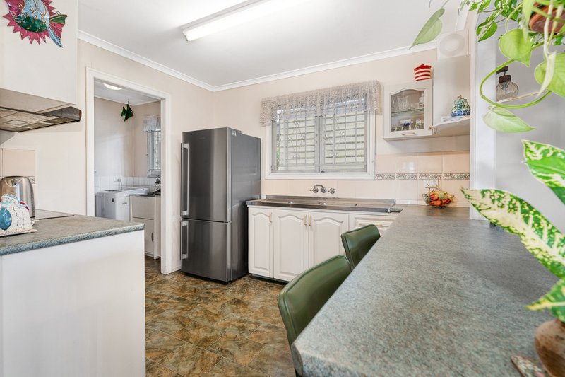 Photo - 6 Bamber Street, Chermside West QLD 4032 - Image 9