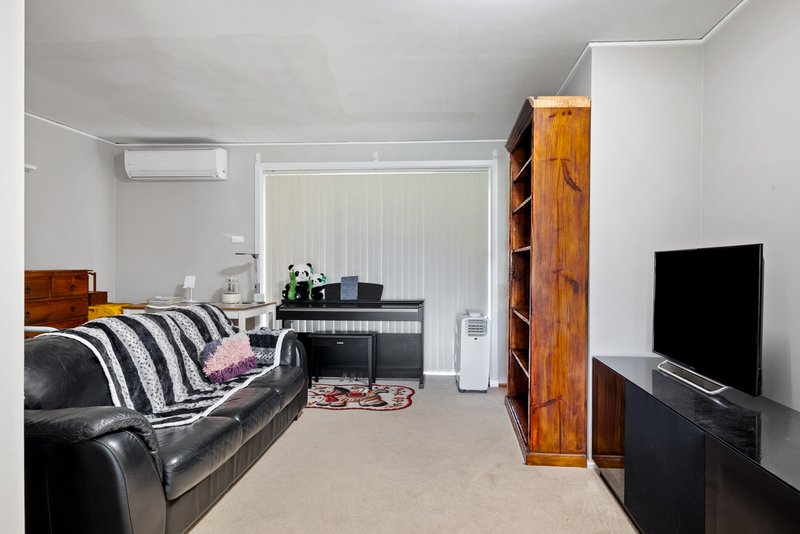 Photo - 6 Banool Avenue, South Penrith NSW 2750 - Image 3