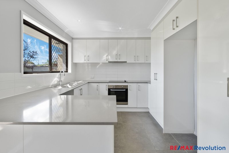 Photo - 6 Baradine Street, Mount Warren Park QLD 4207 - Image 3