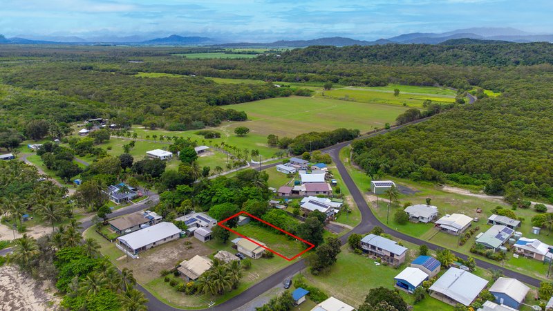 Photo - 6 Barakaoan Road, Cowley Beach QLD 4871 - Image 4