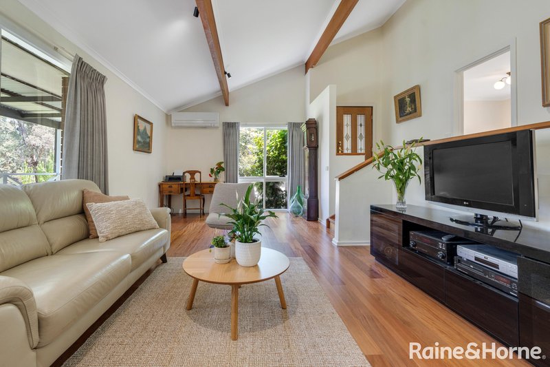 Photo - 6 Barclay Place, Riddells Creek VIC 3431 - Image 9