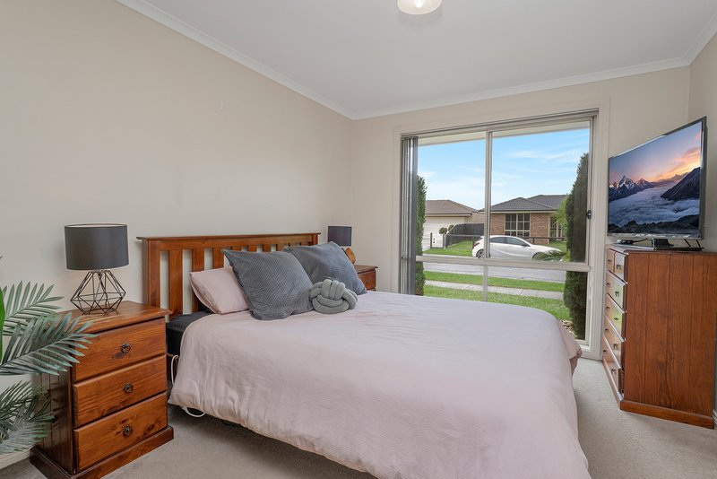 Photo - 6 Barnes Way, Koo Wee Rup VIC 3981 - Image 3