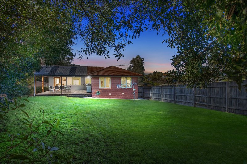 Photo - 6 Barnesdale Drive, Vermont VIC 3133 - Image 13