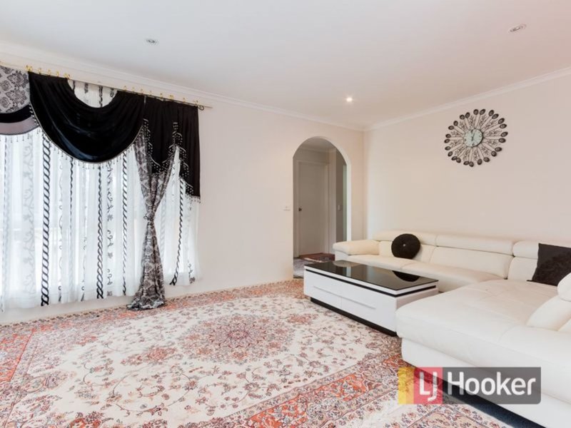 Photo - 6 Barnsbury Close, Hampton Park VIC 3976 - Image 4