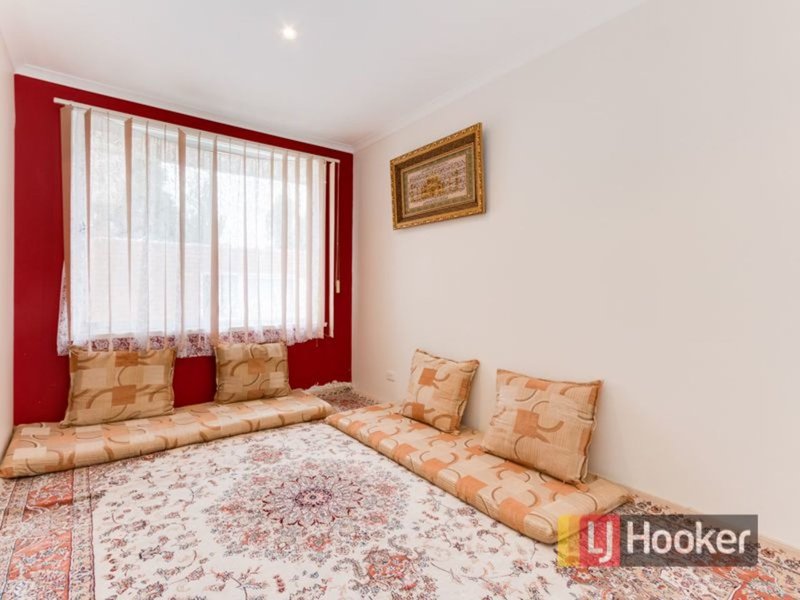 Photo - 6 Barnsbury Close, Hampton Park VIC 3976 - Image 5