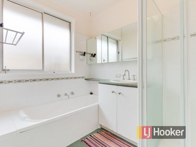 Photo - 6 Barnsbury Close, Hampton Park VIC 3976 - Image 7