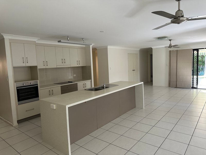 Photo - 6 Barrington Court, Pacific Heights QLD 4703 - Image 3