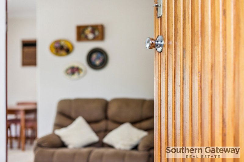 Photo - 6 Barron Way, Orelia WA 6167 - Image 1