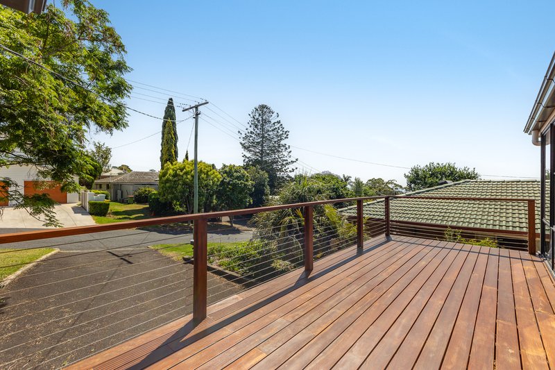 Photo - 6 Barrymount Crescent, Mount Lofty QLD 4350 - Image 2