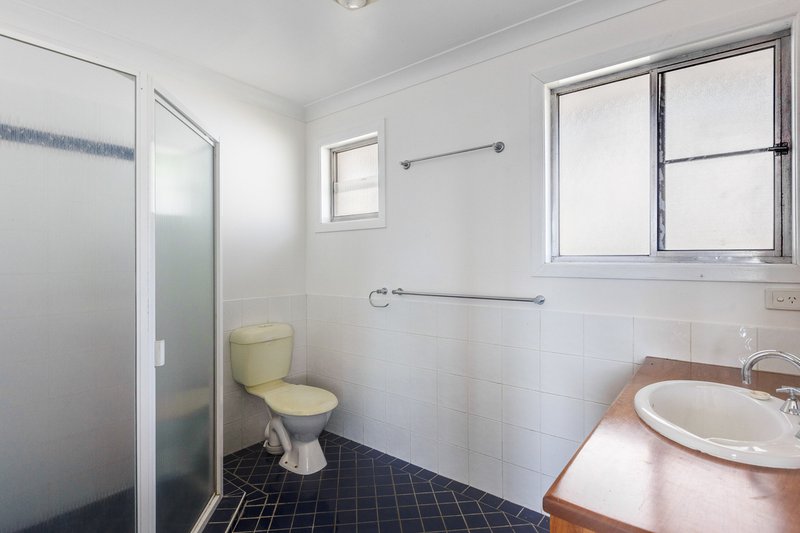 Photo - 6 Barrymount Crescent, Mount Lofty QLD 4350 - Image 7