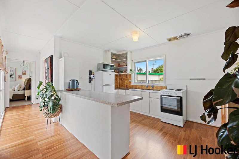 Photo - 6 Bavarde Avenue, Batemans Bay NSW 2536 - Image 9